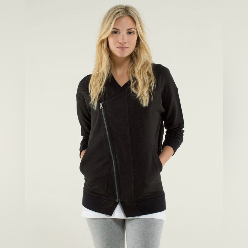 Lululemon Mula Bundle Wrap Black Jacket Yoga Wear Light Coat Cardigan size 8